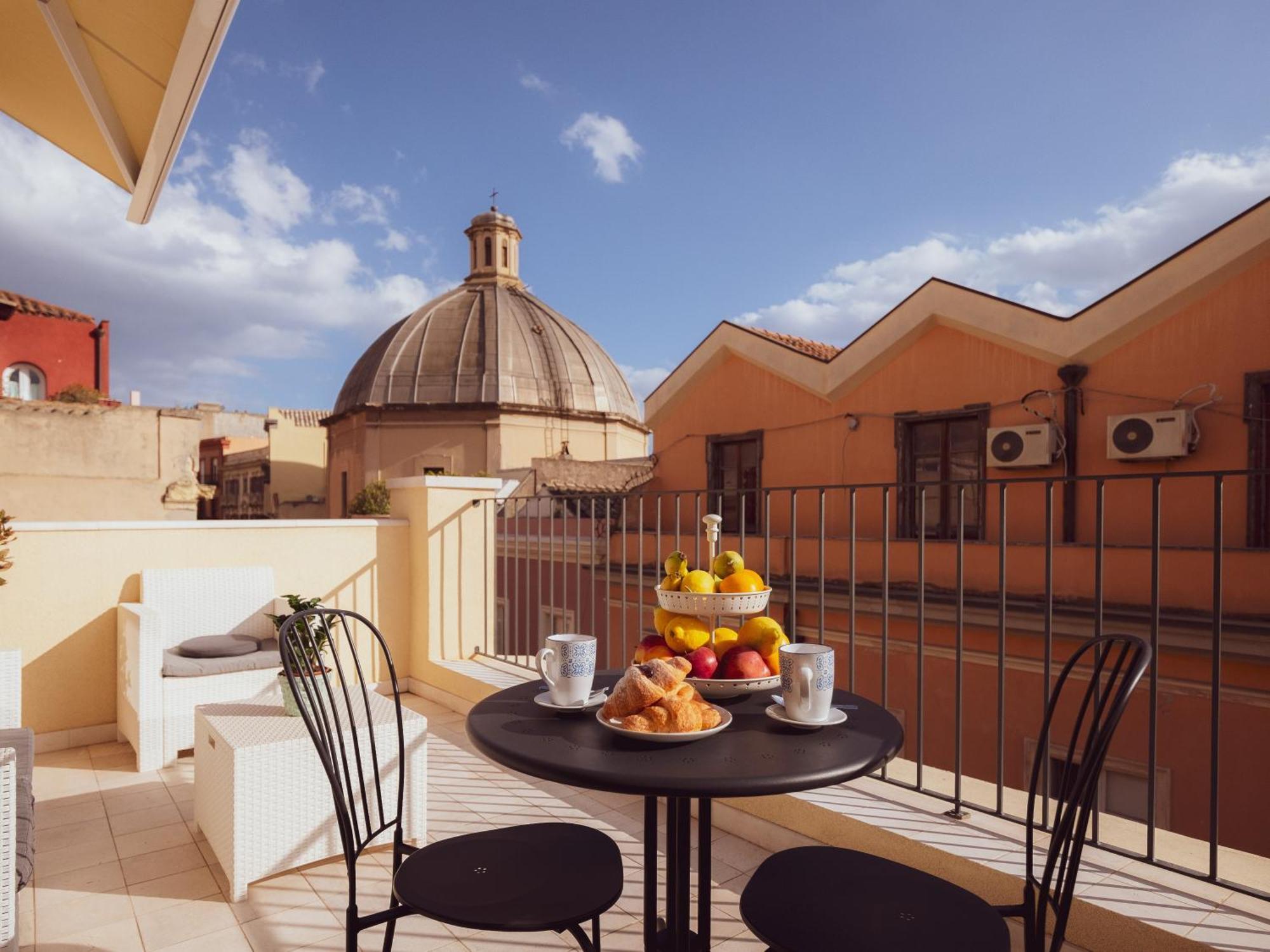 Luxury Suite La Terrazza In Pieno Centro In Cagliari Exteriör bild